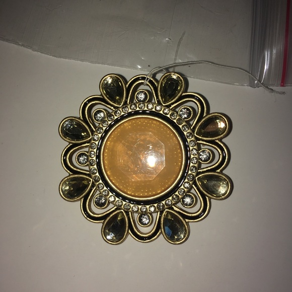 Lia Sophia Brooch - Picture 3 of 7